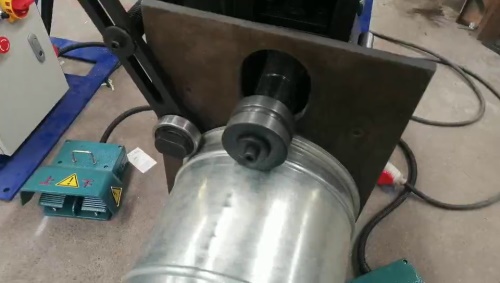 轆線機(jī)功能之一壓筋，母邊同步